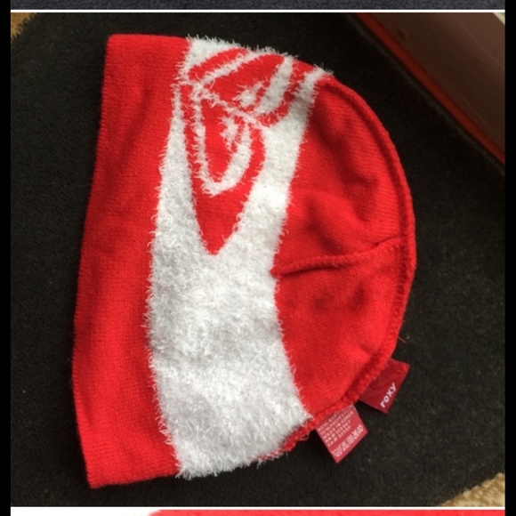 Roxy Beanie - Picture 3 of 4